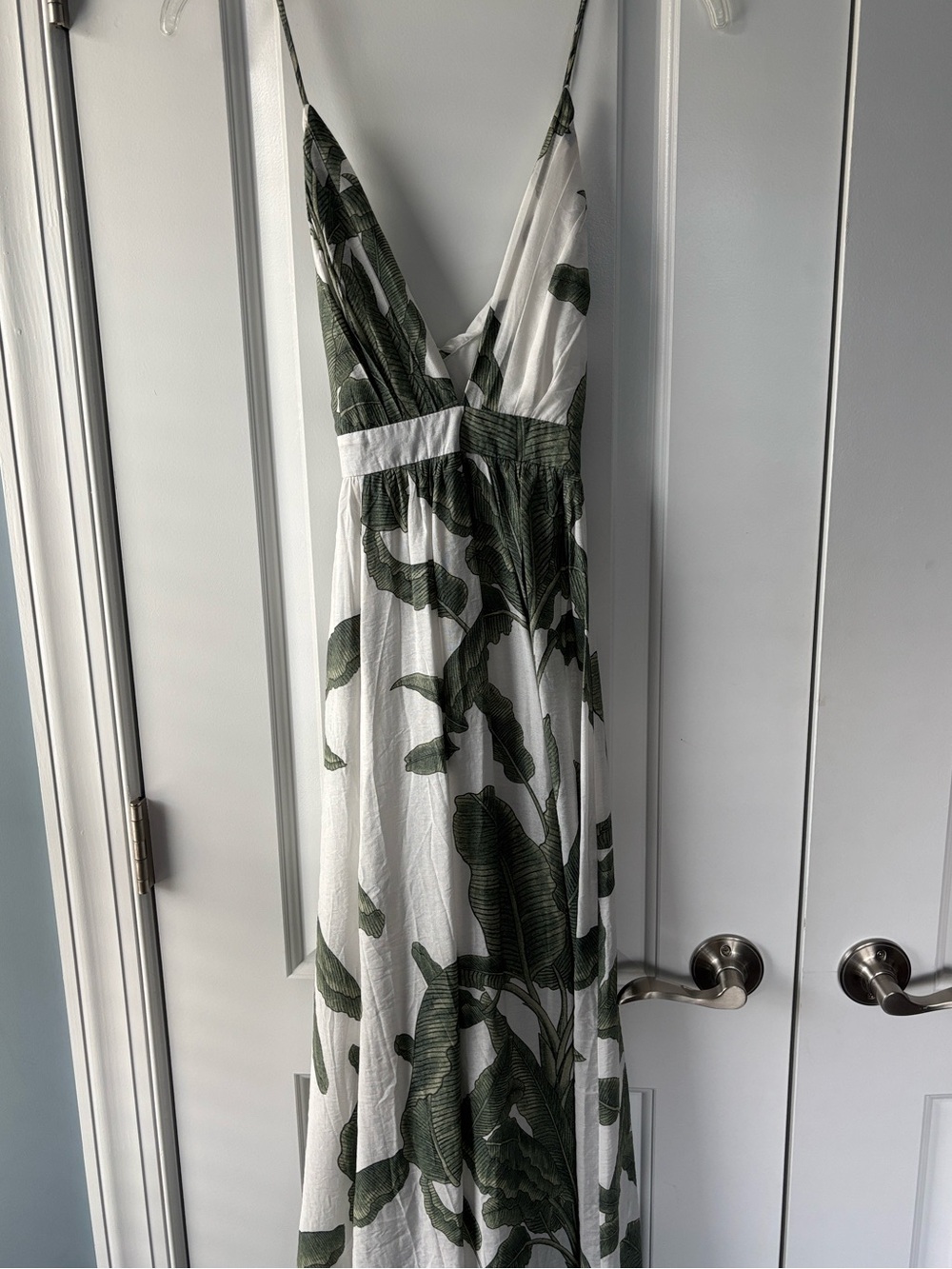 Baevely Tropical Leaf Print Maxi Dress Deep Plunge V-Neck Boho Vacation Size M